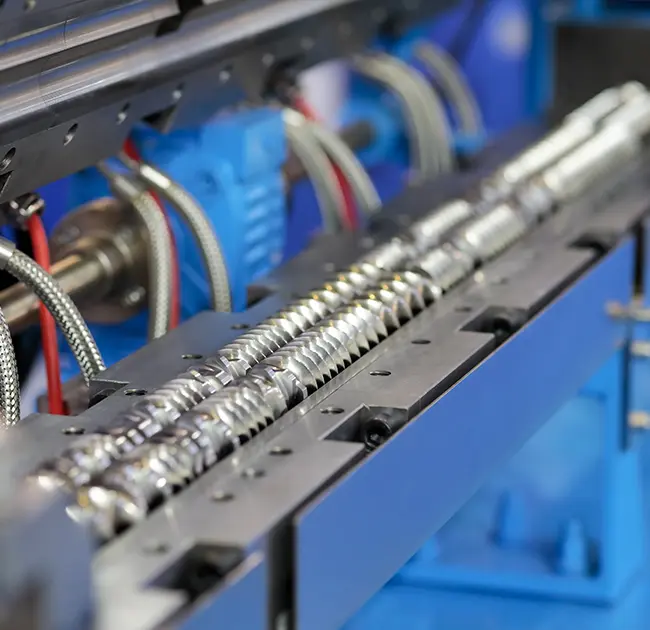 Het werkproces en de voorzorgsmaatregelen voor de bediening van de schuimgranulator met dubbele schroef